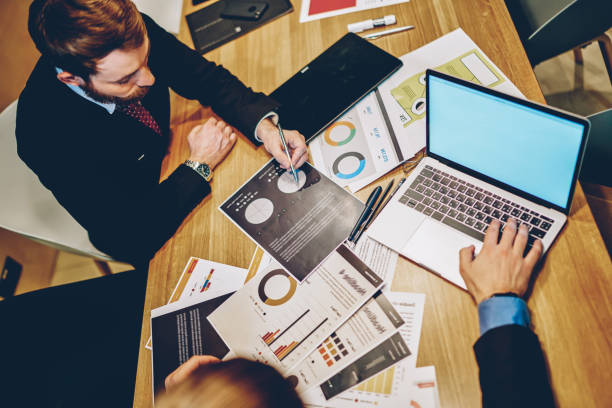 Tout d’abord, chaque blog d’entreprise doit commencer par des objectifs clairs. Ainsi, il faut savoir ce que l’on cherche à accomplir.