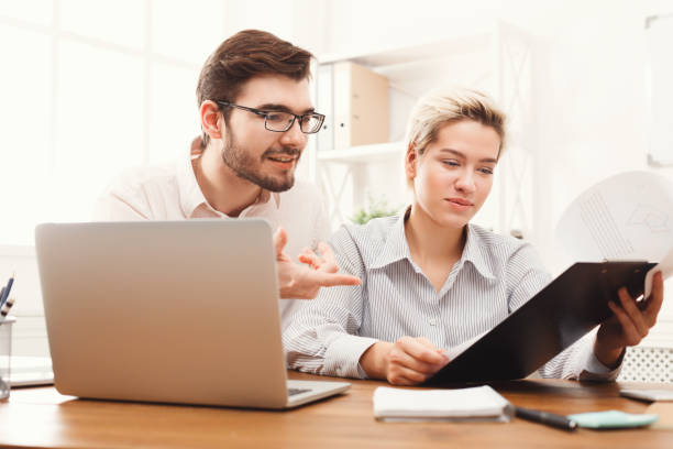 Les mots-clés SEO servent de passerelle entre un site et son audience. En effet, ils reflètent les recherches des internautes.