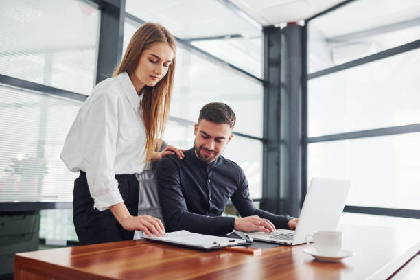 Pour mesurer l’impact d’une optimisation SEO, il faut choisir les bons indicateurs clés. En effet, les KPI SEO permettent